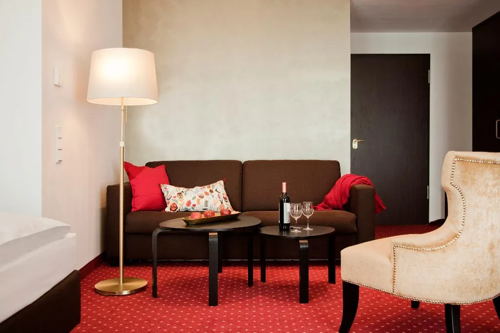 FAMILY ROOM CAPACITY 4 Room, Gold Palais Hotel, Berlin