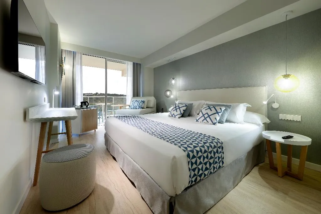 Double or Twin DELUXE Room, Palladium Hotel Menorca, Menorca