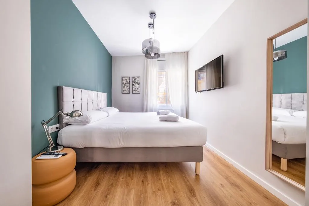 APARTMENT THREE BEDROOMS Room, Ainb Barcelona Sants Apartments, Barcelona