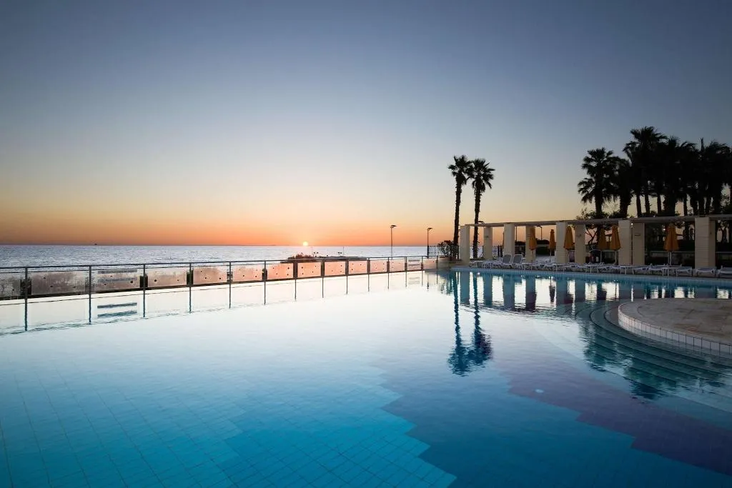 Pool, Hilton Malta, Malta