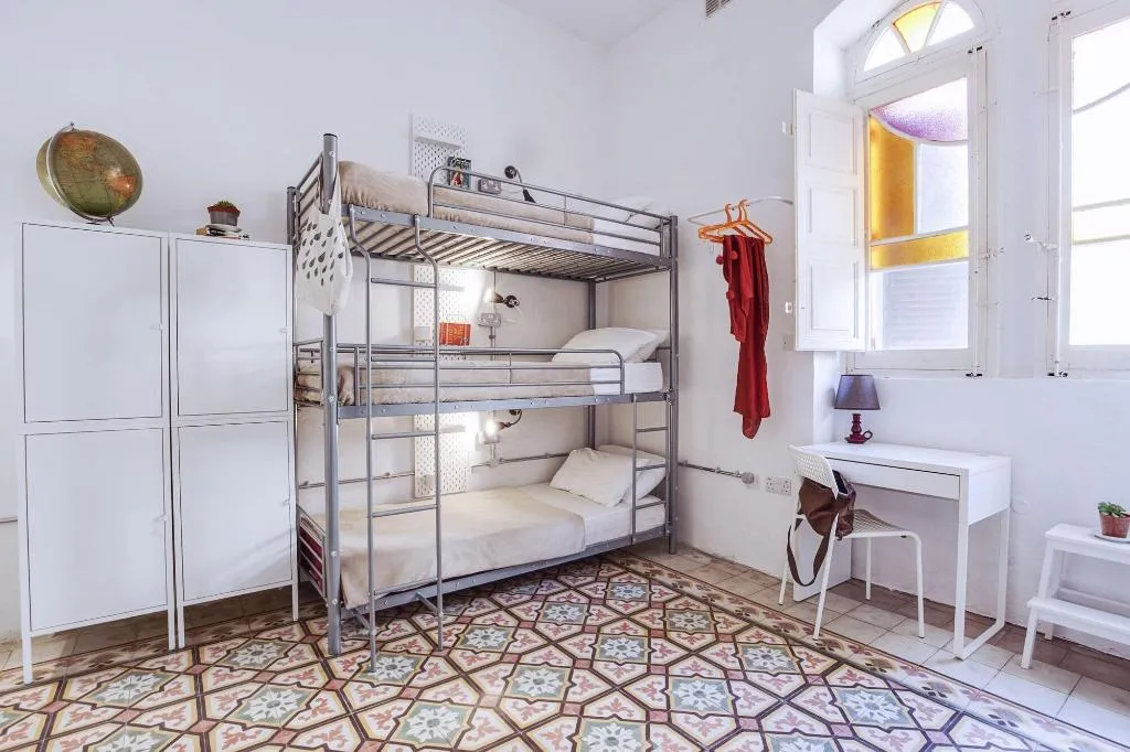 Room, Granny's Inn - Hostel, Malta