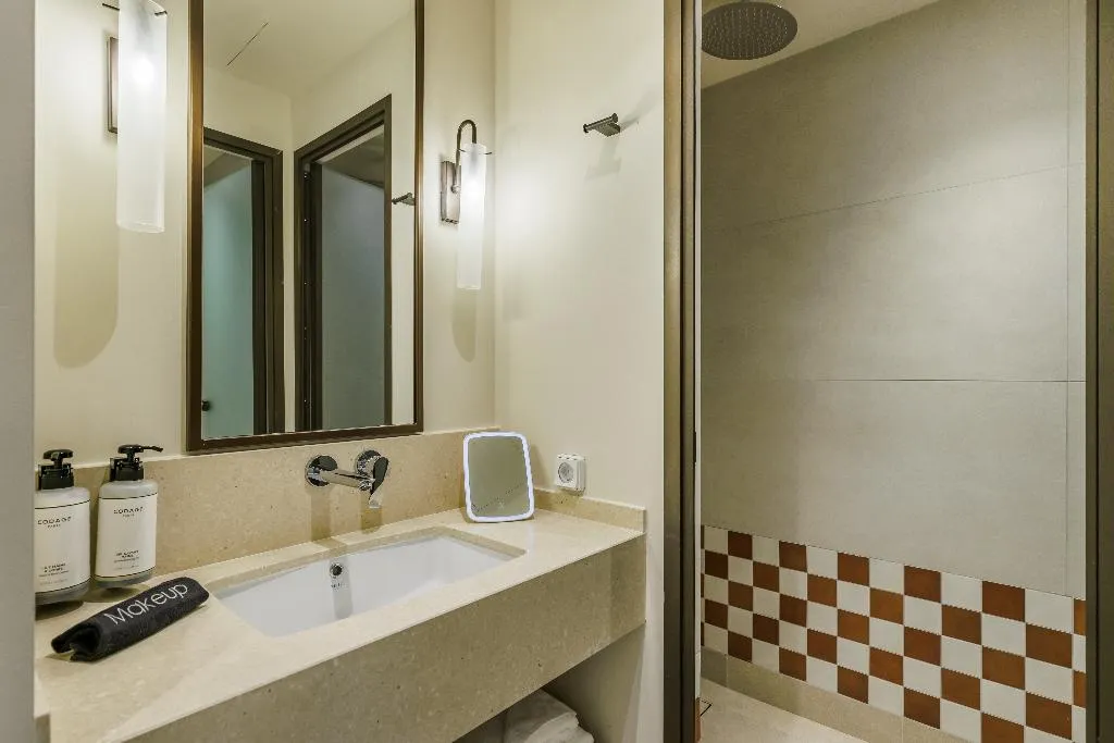 JUNIOR SUITE DELUXE SEA VIEW Room, Minnŏ Boutique Hotel & Spa, Skiathos