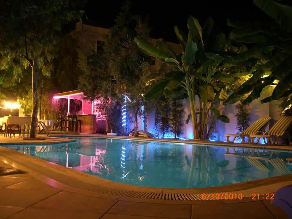 Pool, Vanilla, Dalaman
