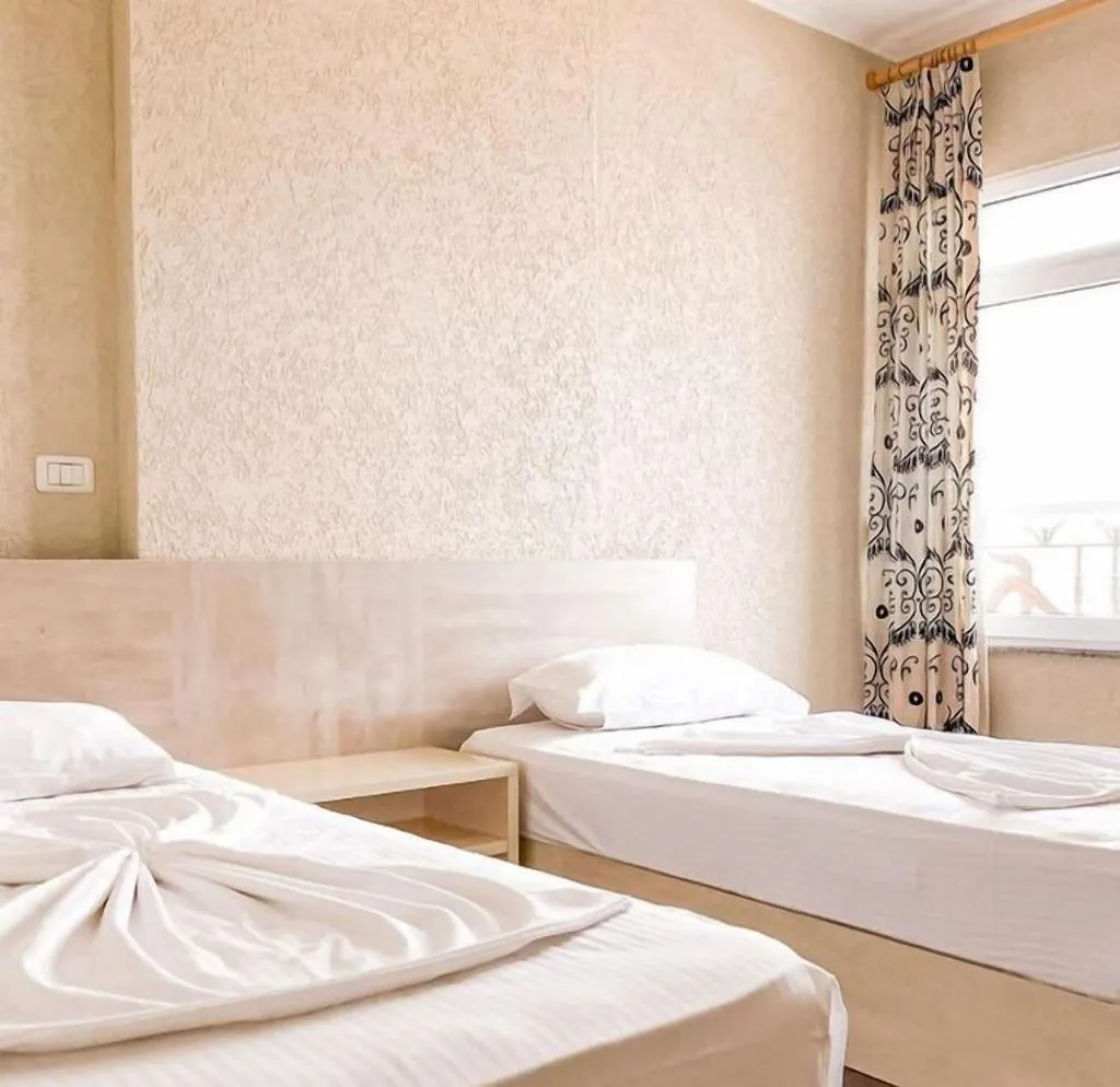 Room, Hotel Majestic, Durres