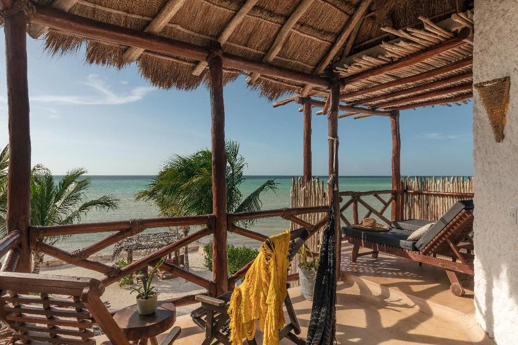 BUNGALOW KING SIZE BED Room, Villas Flamingos, Cancun Area