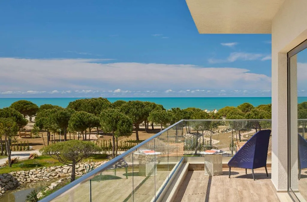 JUNIOR SUITE STANDARD Room, Melia Durres Albania, Durres
