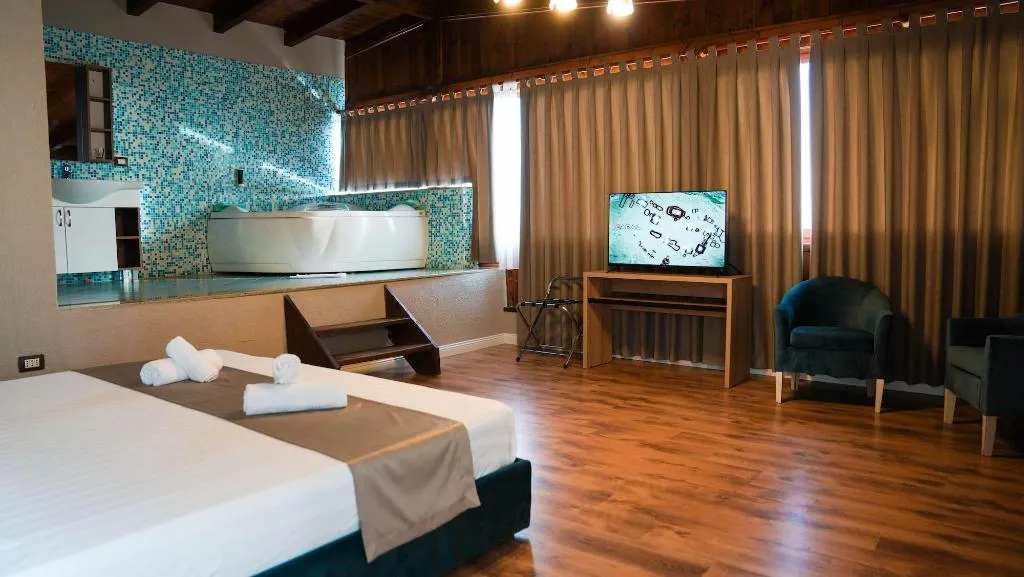 Room, Hotel Majestic, Durres