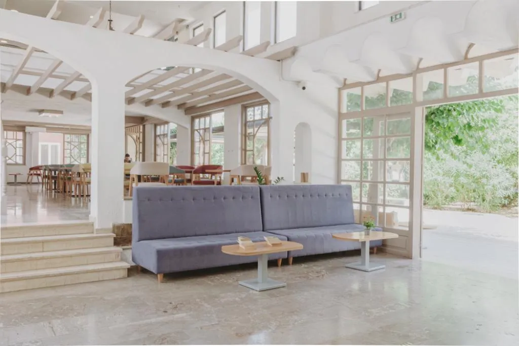 Lobby, Apollon, Crete