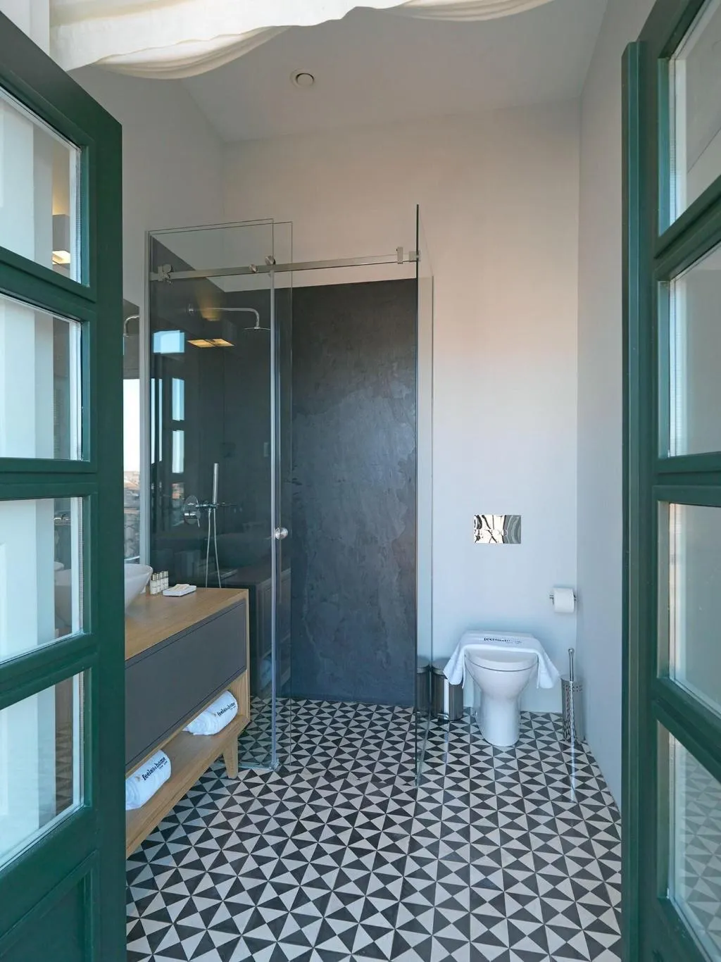Room, Feels Like Home Santa Catarina Prime Suites, Porto