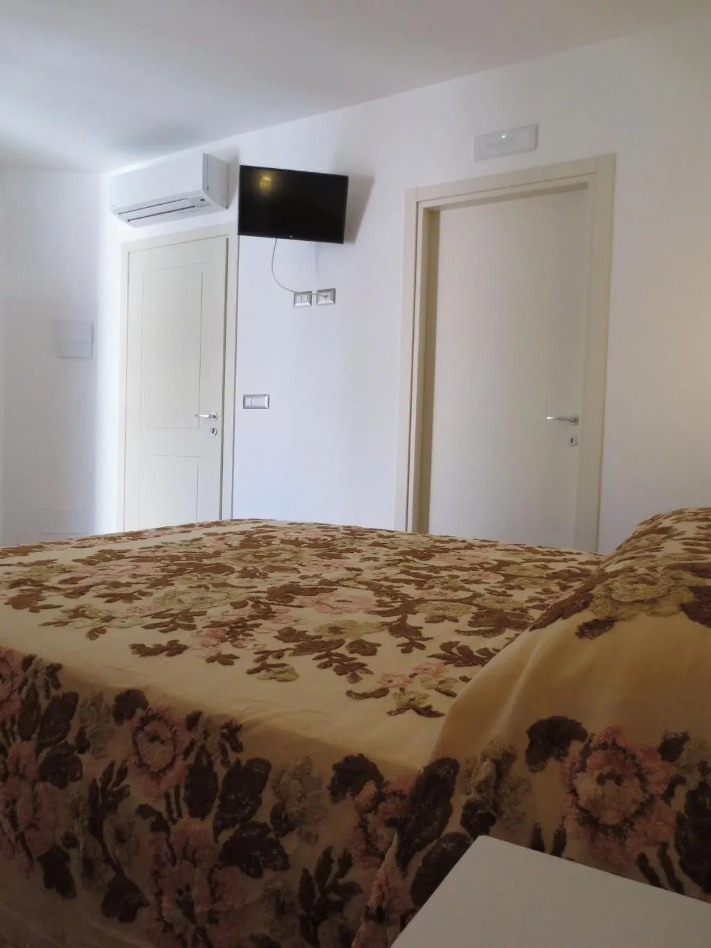 Room, B&B Vergilia, Catania