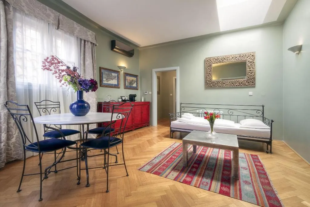 Room, Black Star Suites, Prague