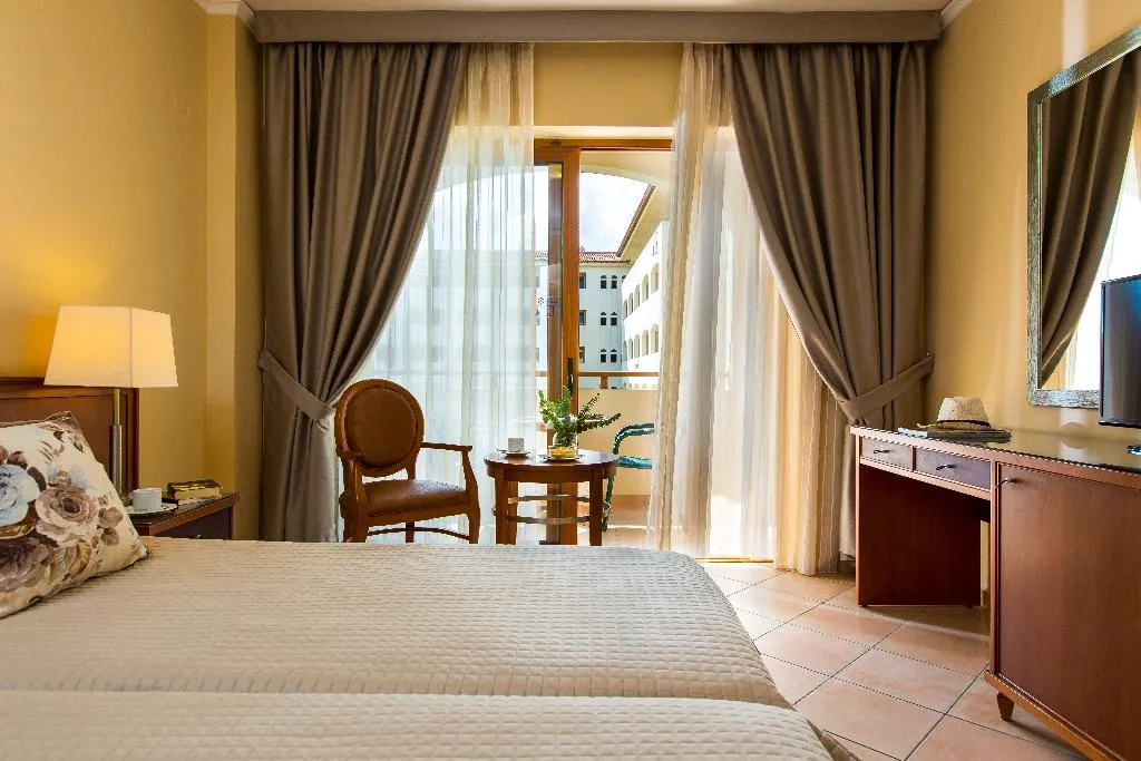SUITE SIDE SEA VIEW Room, Theartemis Palace, Crete