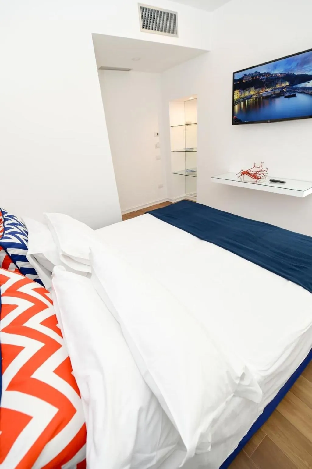 Room, Casa Pantone, Naples