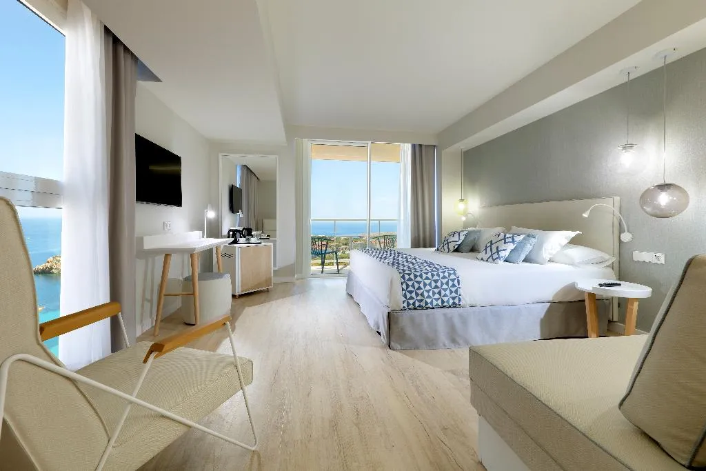 FAMILY ROOM SEA VIEW Room, Palladium Hotel Menorca, Menorca