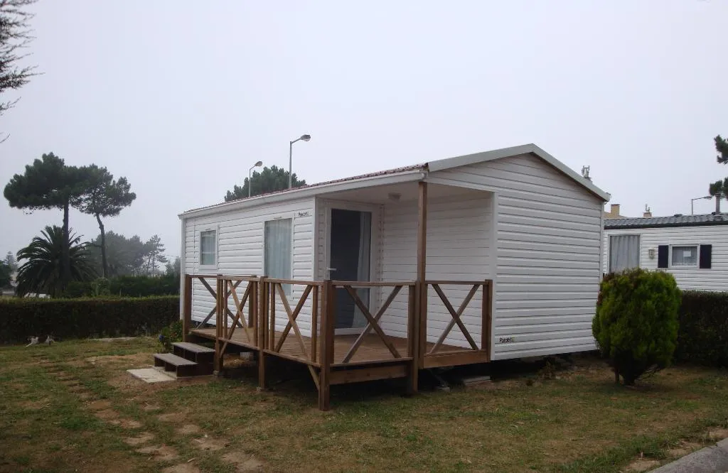 BUNGALOW CAPACITY 5 Room, Orbitur Madalena, Porto