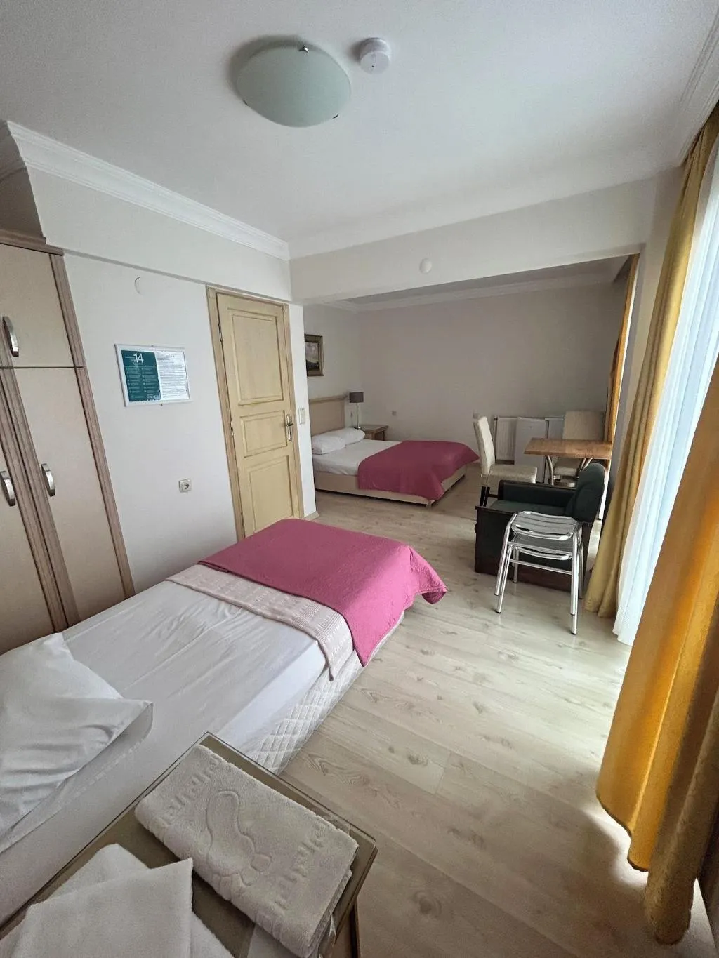 Room, Melaike, Izmir