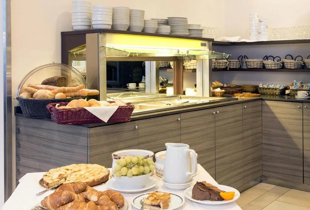 Restaurant, Primavera, Milan