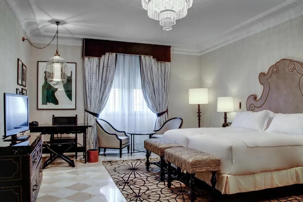Room, Alfonso XIII, Seville
