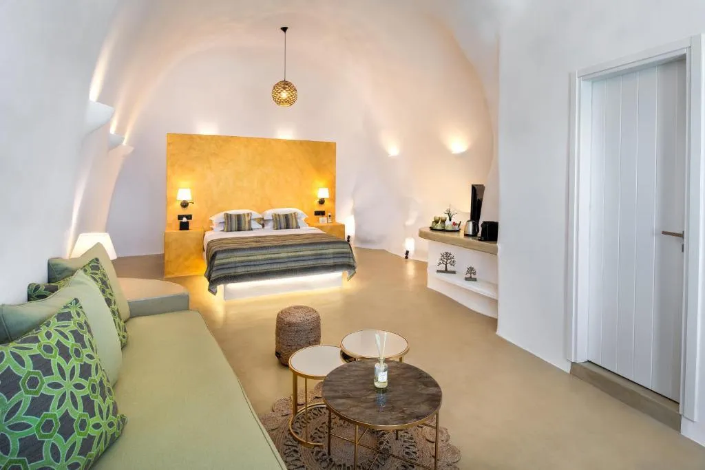 SUITE SUPERIOR WITH PRIVATE POOL Room, Siete Mares Luxury Suites, Santorini