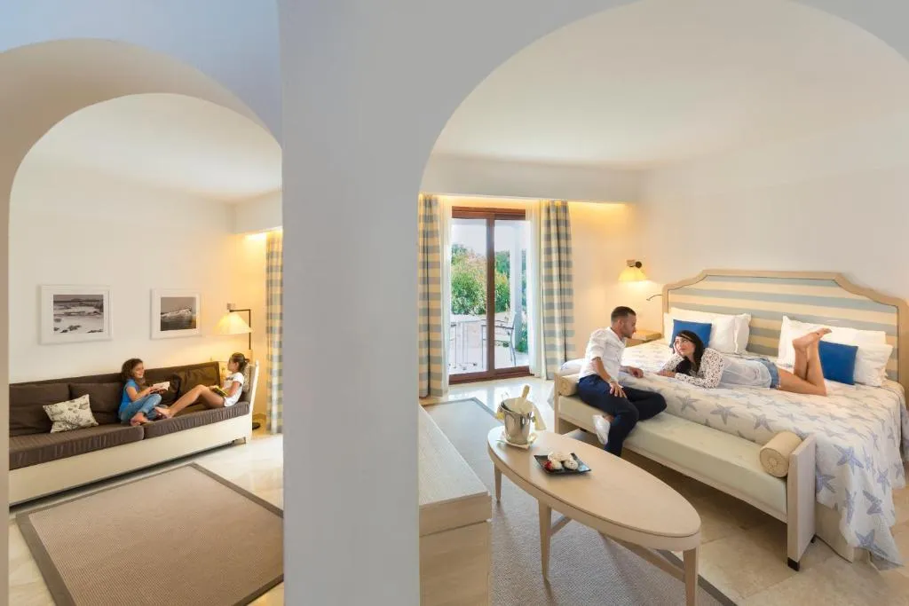 SUITE STANDARD Room, Grande Baia Resort & Spa, Olbia