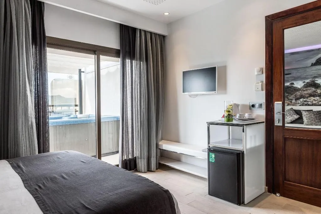Room, Orosol, Ibiza