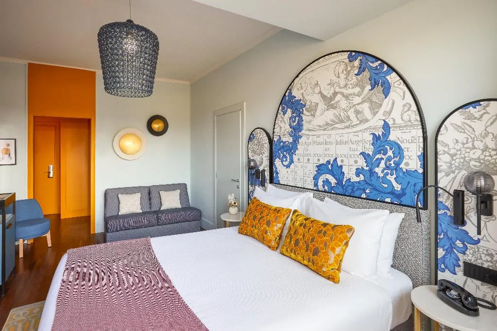 DOUBLE PREMIUM QUEEN BED Room, Hotel Indigo Florence, Florence