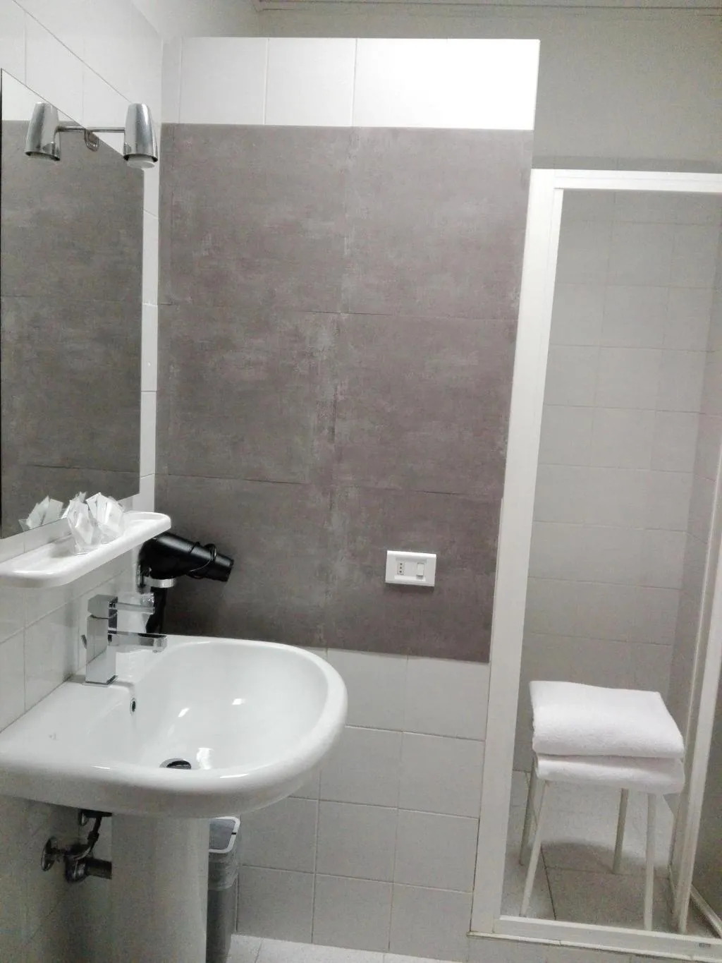 SINGLE STANDARD Room, Bert Hotel, Milan