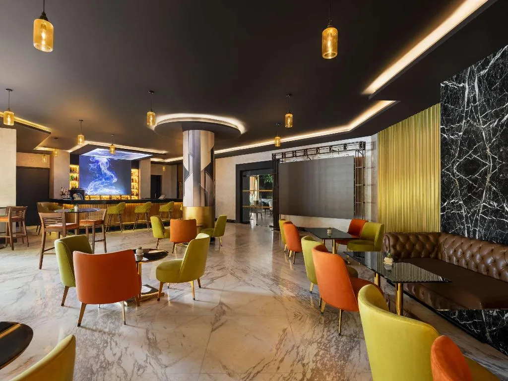 Bar, Movenpick Cairo Media City, Cairo