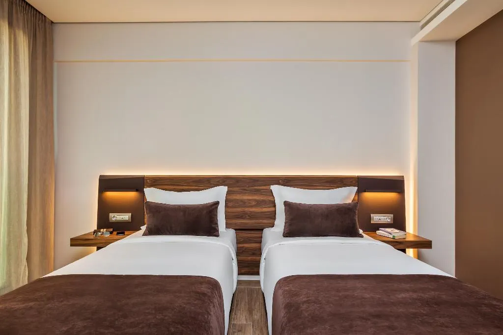 TWIN DELUXE CITY VIEW Room, Imperial Plus | Urban Smart Hotel Thessaloniki, Halkidiki