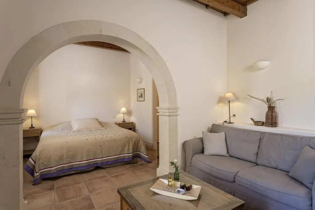 Room, Kapsaliana Village Hotel, Crete