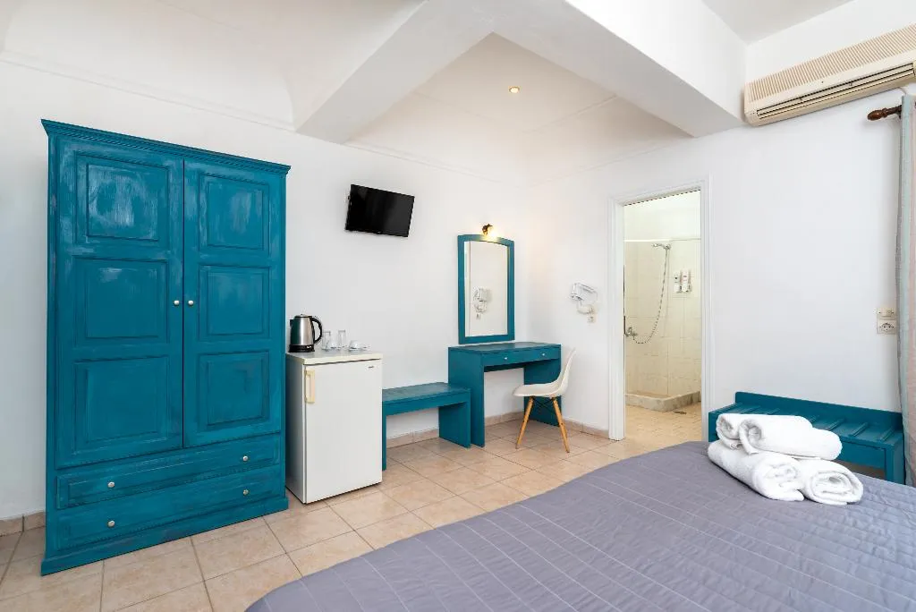 Double or Twin STANDARD Room, Maistros Village, Santorini