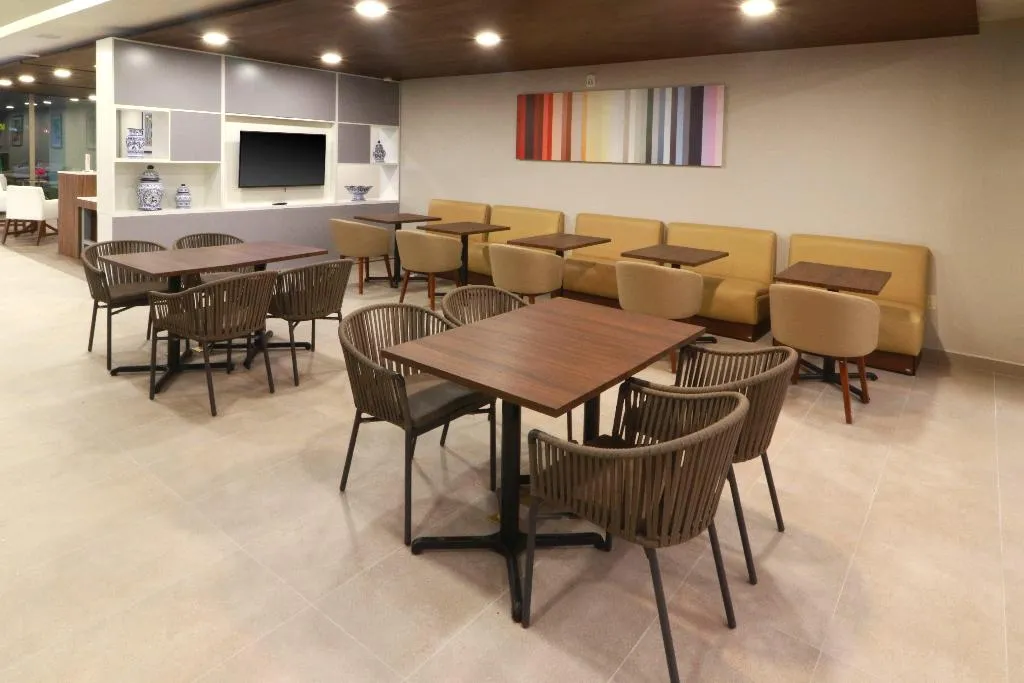 Restaurant, Holiday Inn Express Playa del Carmen, Playa Del Carmen