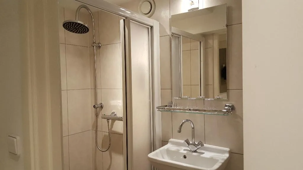 TRIPLE STANDARD Room, Hotel Old Quarter, Amsterdam