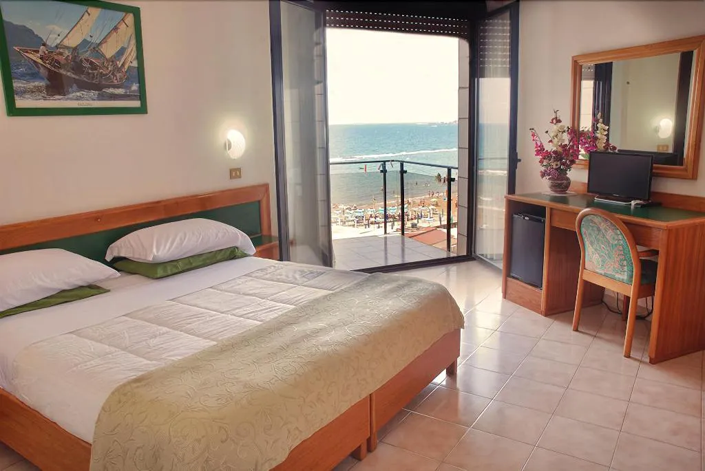 Room, Hotel Neptunus, Rome