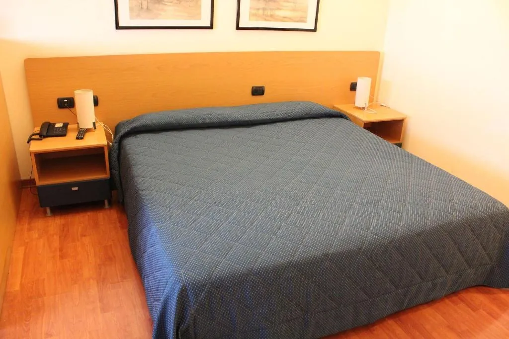 Room, Hotel Selide, Milan