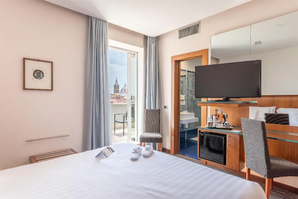 DOUBLE SUPERIOR KING BED Room, Best Western Plus Hotel Universo, Rome