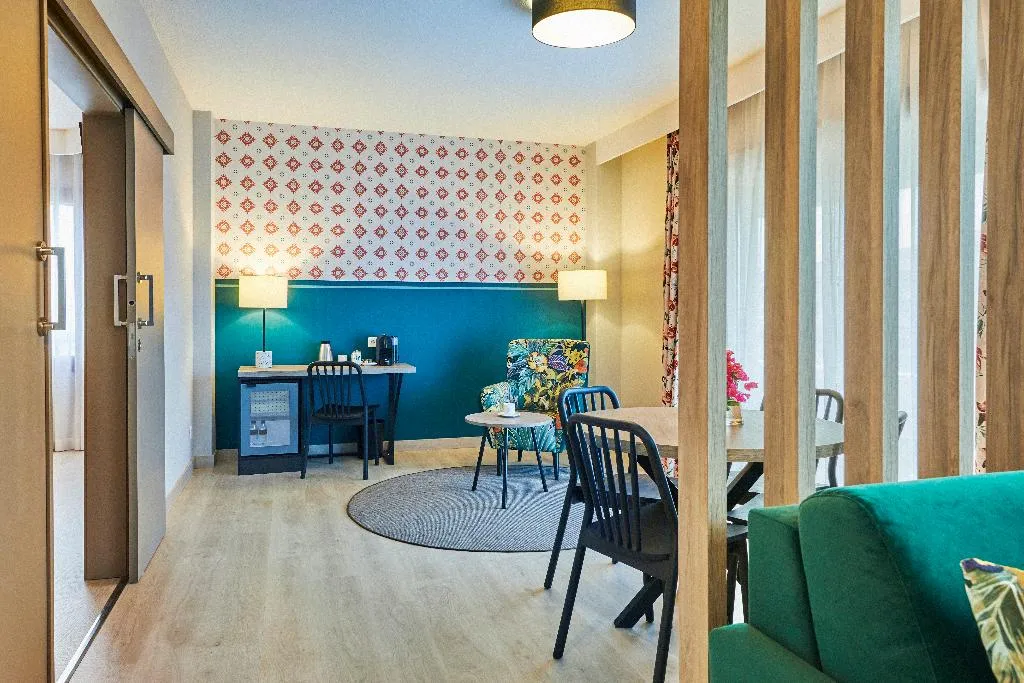 SUITE WITH TERRACE Room, Hesperia Sevilla, Seville