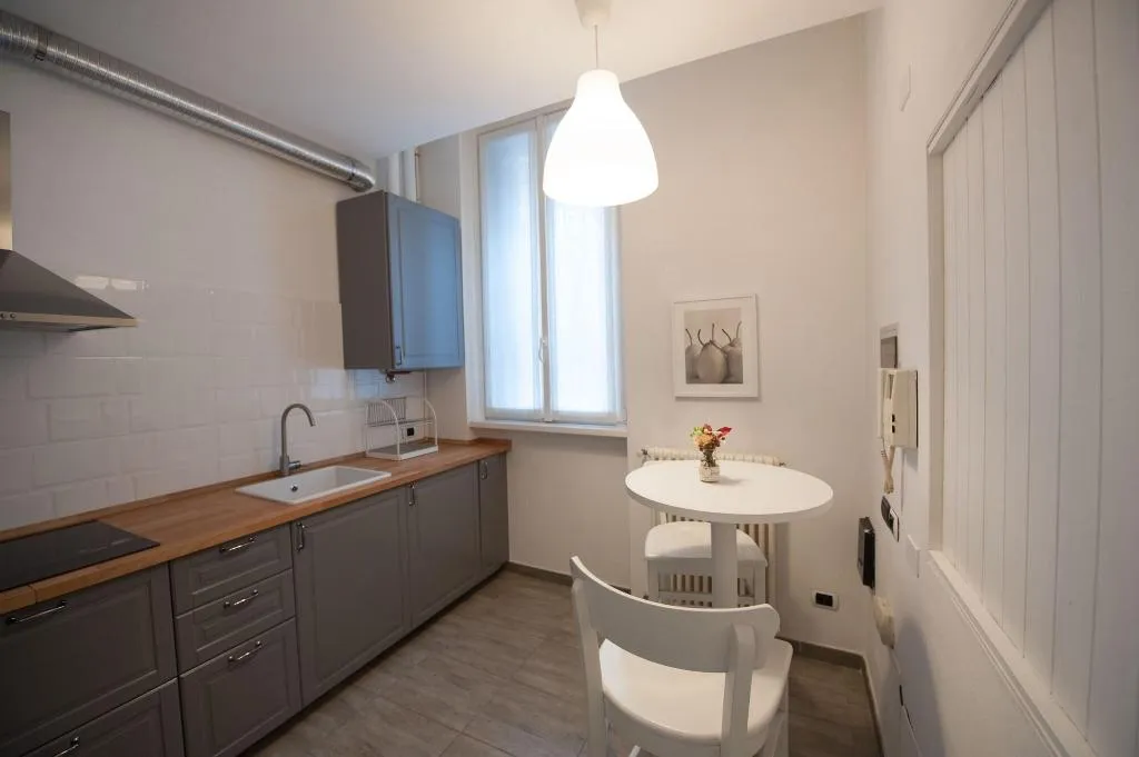 Room, Thea Monza, Milan