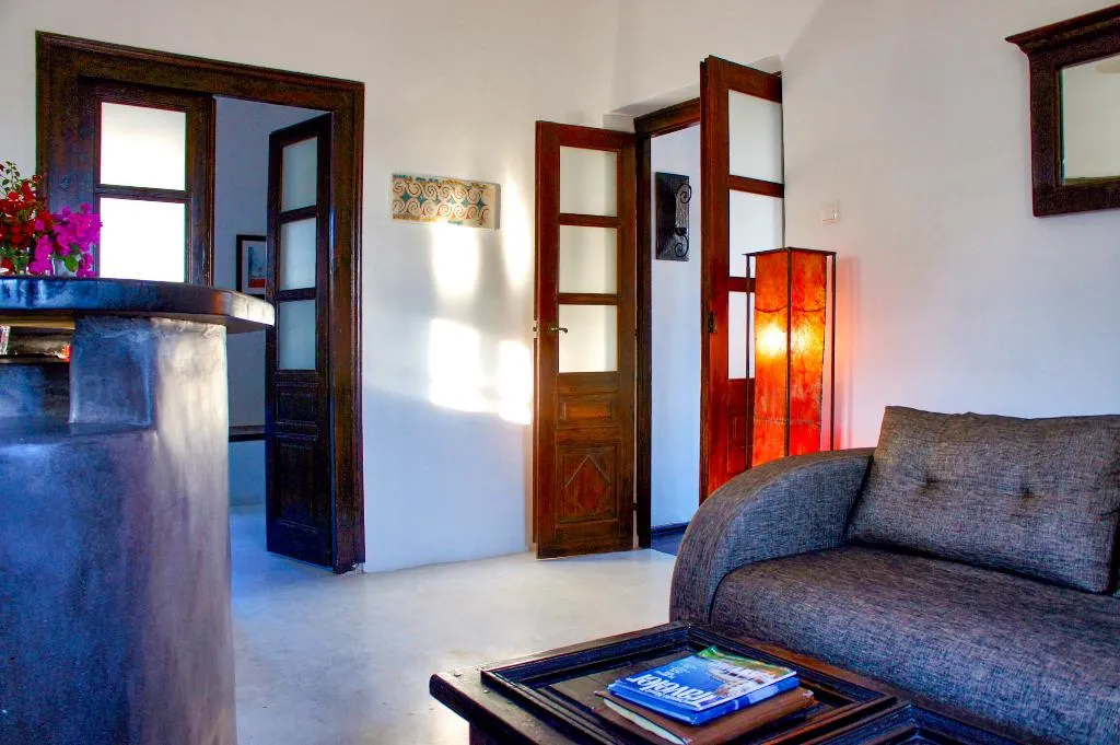 VILLA THREE BEDROOMS WITH PRIVATE POOL Room, Santorini Heritage Villas & Mansions, Santorini