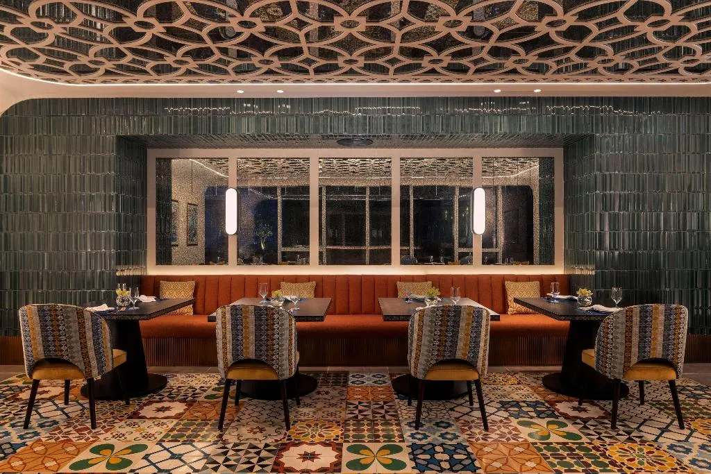 Restaurant, Avani Plus Palm View Dubai Hotel and Suites, Dubai