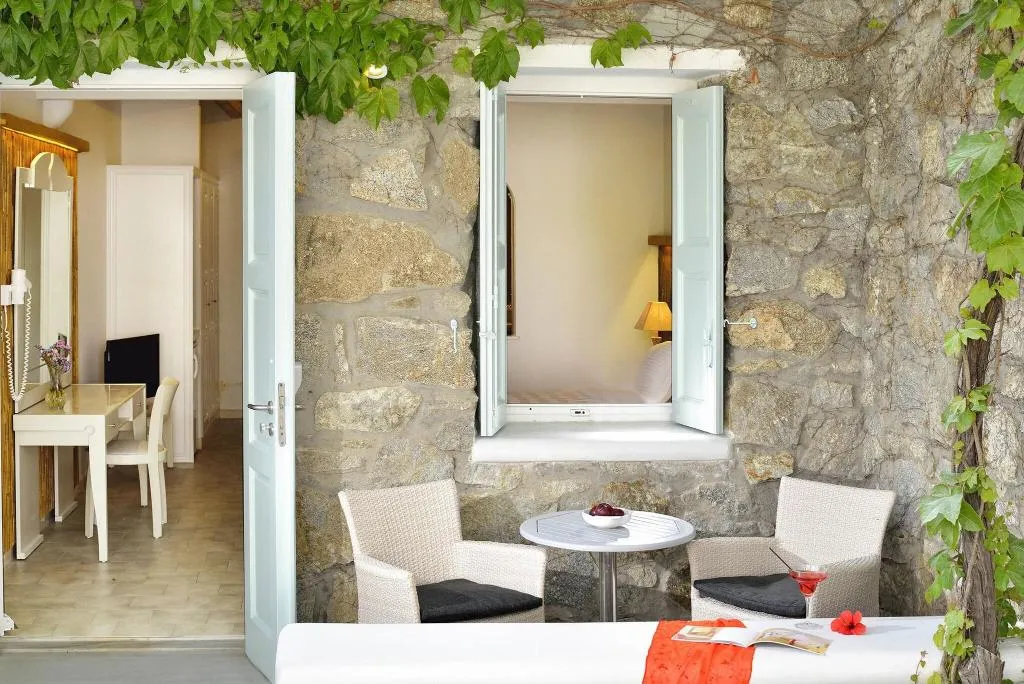 TRIPLE SUPERIOR Room, Petinos Hotel, Mykonos
