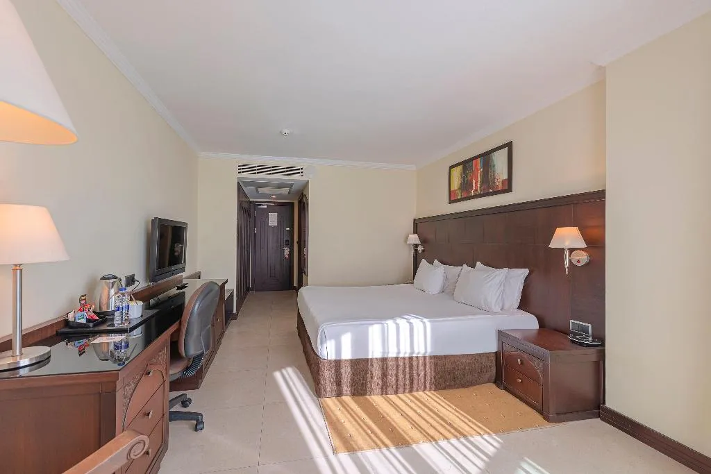 Room SIDE SEA VIEW Room, Crowne Plaza Antalya, Antalya