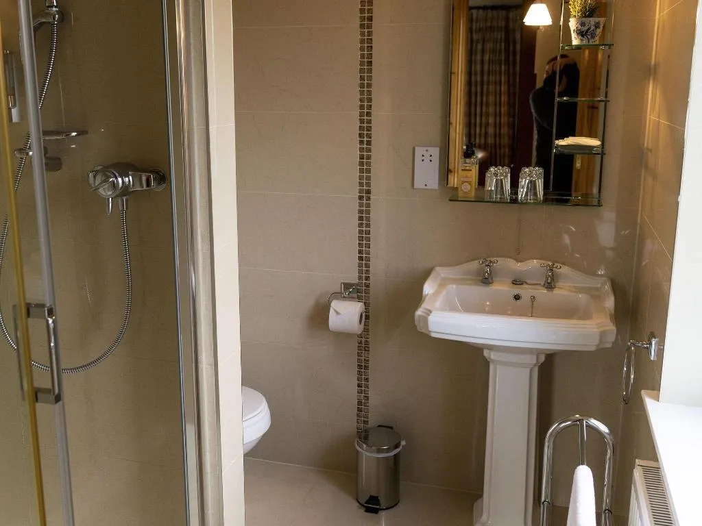 Room, Lake House B&B, Cork