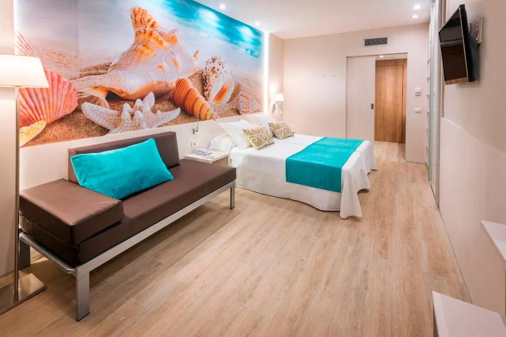 TRIPLE CAPACITY 3 Room, Sumus Stella and Spa, Costa Brava