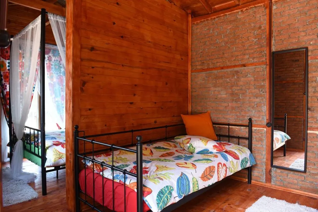 Room, Otantik Tas Ev, Dalaman