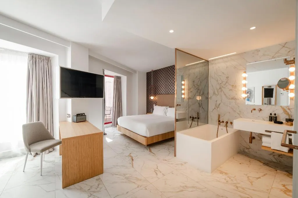 Room DELUXE WITH TERRACE Room, UMusic Hotel Madrid, Madrid