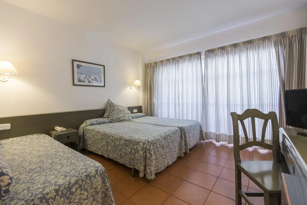 Room, Presidente, Ibiza