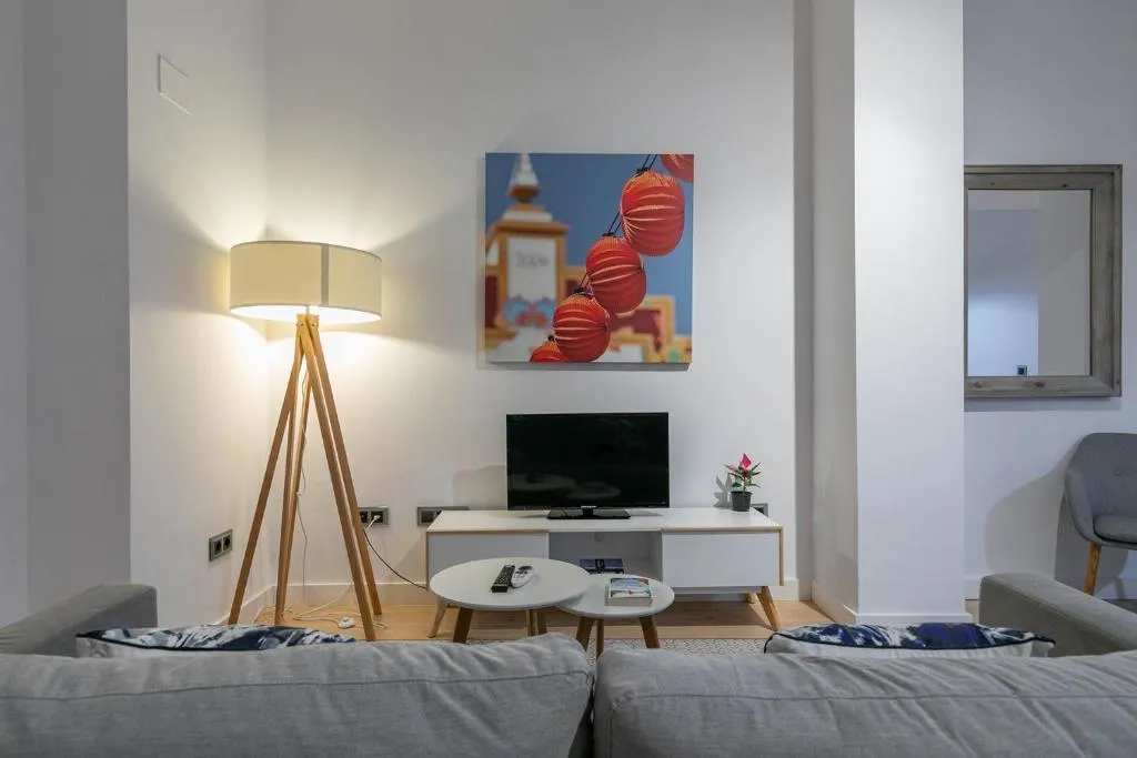 APARTMENT TWO BEDROOMS Room, Holiday Rentals Tempa Museo, Seville