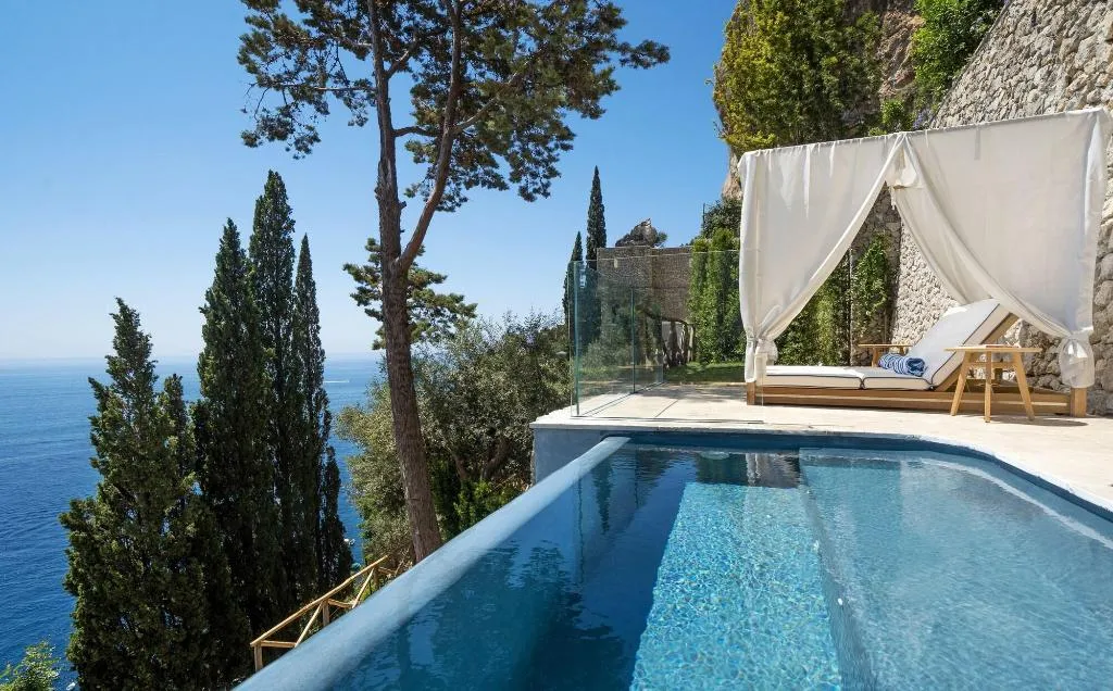 Room, Borgo Santandrea, Naples