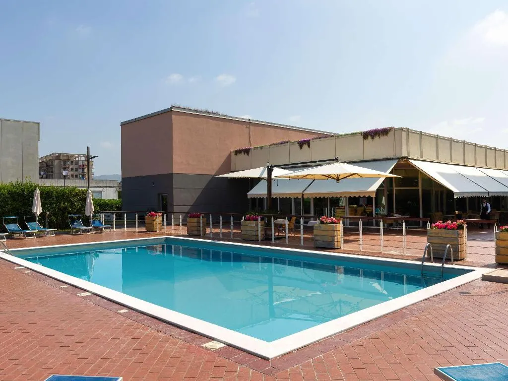 Pool, Novotel Caserta Sud, Naples